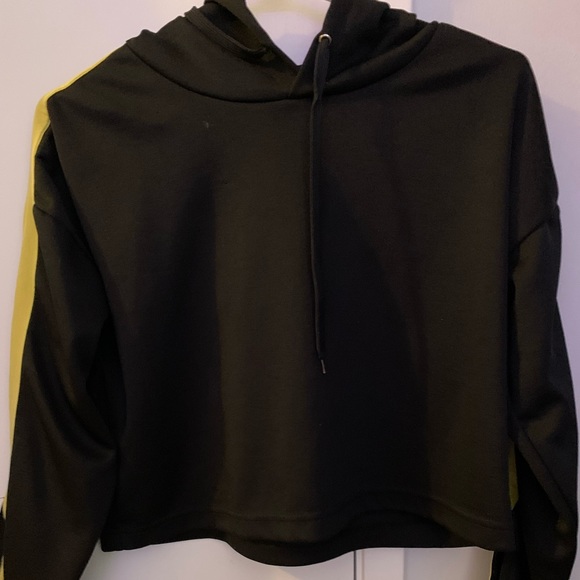 four cropped sweaters - Picture 3 of 8